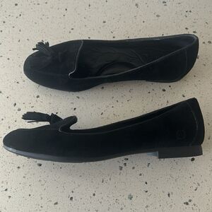Born Women’s Black Suede Leather Slip On Loafers Flats Tassel Details Size 8.5M
